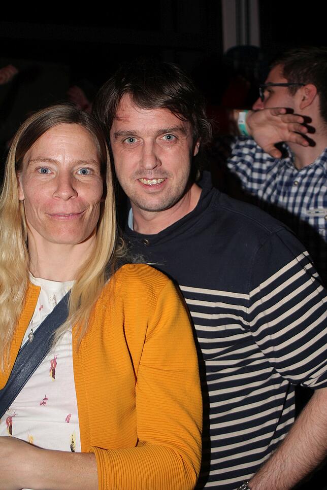 Bild 14: Volles Haus bei der Nikolausparty in Rietheim-Weilheim mit den Dorfrockern &ndash; die Bilder