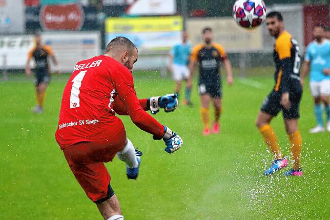 Bild 2: Die besten Bilder von der Land-unter-Partie in Singen!