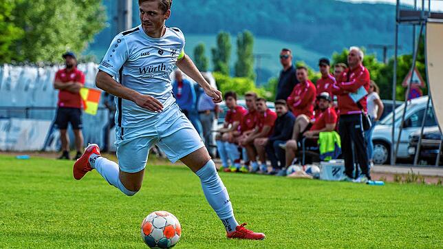 Blitzstart: Nach acht Minuten legte Patrick Budde den ersten Treffer vor und setzte in der 78. Minute den Schlusspunkt zum 4:1-Sieg der ...