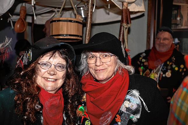 Bild 29: So glückselig wird am Rosenmontag in Konstanz weitergefeiert