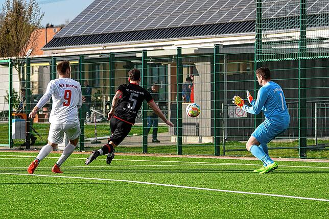 Bild 6: TuS Binzen kantert den FC RW Weilheim mit 8:0 &ndash; und wir haben Bilder!