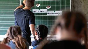 Bild : Schwere IT-Panne: 1.440 unbesetzte Lehrerstellen entdeckt