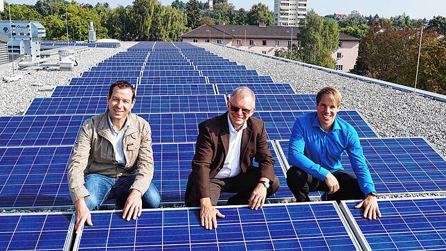Für 2022 geplant: Ausbau von Photovoltaikanlagen auf eigenen Dach- und Freiflächen, hier auf dem Dach der Gebhardschule an der ...