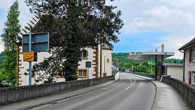 Der Grenzübergang Rheinheim am 8. Mai 2025, kurz nach 15 Uhr. Bislang werden Einreisende hier nicht verstärkt kontrolliert.