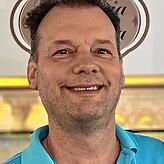 „Kann man nicht wenigstens die Baustellenfahrzeuge anderswo als direkt vor uns abstellen?“, fragt Luca Manarin von der Gelateria Zoldana.
