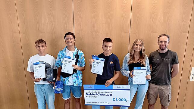 Die Sieger des Meister-Power-Wettbewerbs kommen alle von der Robert-Schuman-Realschule in Waldshut. Von links: Pepe Oldenburg , Marin ...
