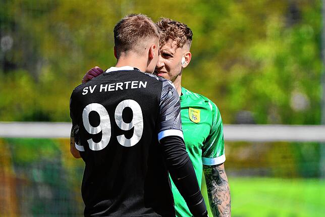 Bild 6: SV Herten fegt SV Buch mit 8:0 vom Platz – und wir haben Bilder!