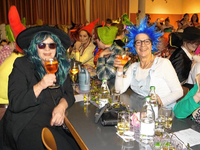 Bild 21: Wiiberfasnacht: Das begeisterte Publikum brachte den Saal zum Beben - die Highlights in Bildern!