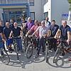 Ein IMS-Gear-Team &ndash; im Bild 13 der insgesamt 28 Teilnehmer &ndash; beteiligt sich an der Aktion Stadtradeln und fährt während der ...