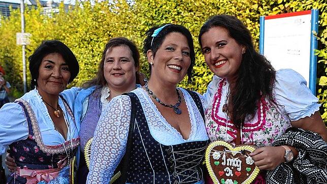 Das Deutsch-Schweizer Oktoberfest fand zuletzt 2019 statt, wie dieses Archivbild zeigt. Jetzt geht es in Konstanz wieder los. Und ...