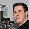 Dominik Göbel arbeitet nach seinem herausragenden Ausbildungsabschluss als Werzeugmechaniker in der Formenwartung bei der Firma Weißer ...