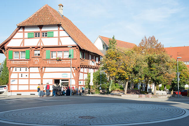 Ein Beispiel für einen Platz mit schöner Aufenthaltsqualität befindet sich beim Schwörerhaus. Hier könnte das Umfeld noch besser ...