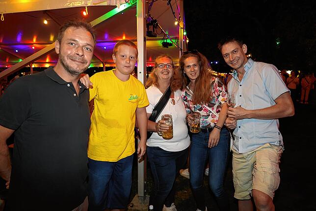 Bild 18: Maritimes Flair und Partystimmung: So feiern die Gäste beim Hafenfest 2025 in Staad