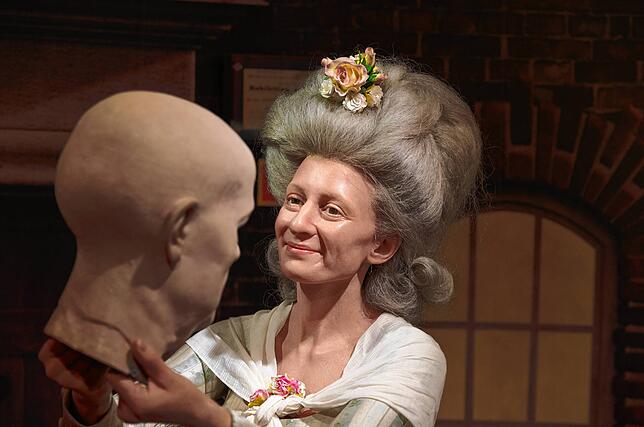 Eine Wachsfigur, die Marie Tussaud in der Ausstellung in Wien zeigt (Archivbild).
