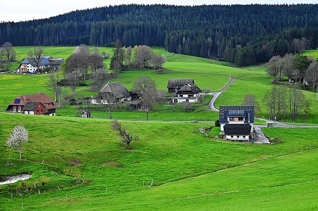 Damals standen noch nicht so viele Häuser im Bereich der Sommerau, so konnte die kriegsverbrecherische Aktion weitgehend, aber nicht ...