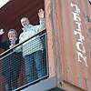 Der Balkon am Container hat es den Roths besonders angetan.