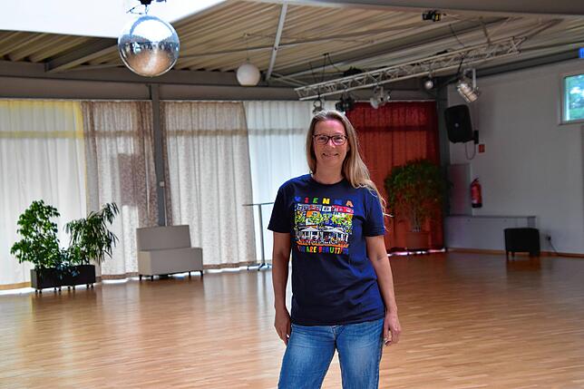 Eva Weber darf ihre Tanzschule wieder betreiben. Nur mit genug Kunden kann sie die Krise überstehen.