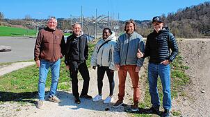 Frank Dei (Stadtjugendpflege Stockach), Frank Karotsch (TG Stockach), Siphiwe und Nicolas Carrey (Agentur Sourmilk) sowie Achim ...