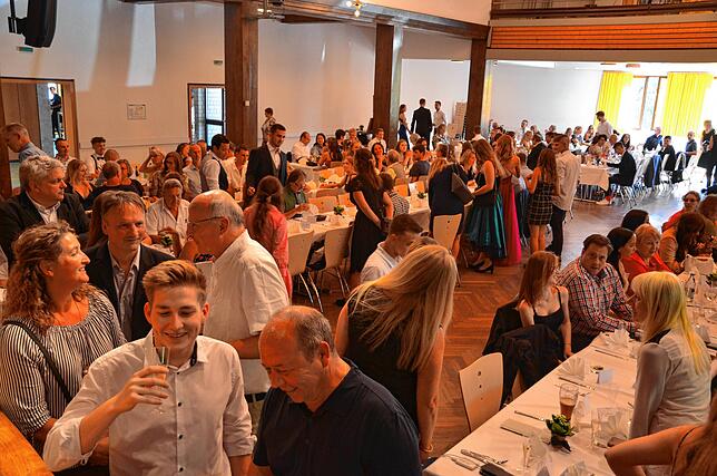 Bild 28: Bilder der Abifeier des Gymnasiums am Markdorfer Bildungszentrum &ndash; Teil 2