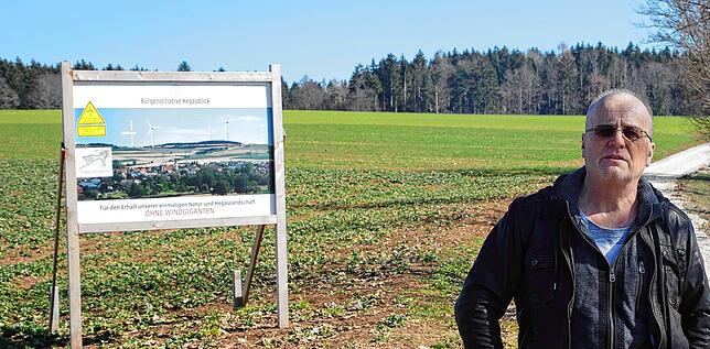 Siegfried Münzer stellt sich mit seiner Initiative gegen die geplanten Windkraftanlagen Brand auf Tengener Gemarkung (Archivbild).