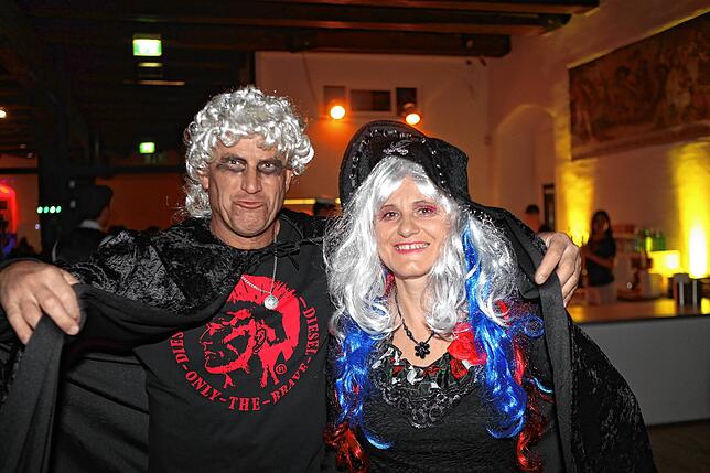 Bild 27: Schaurig-schöne Partystimmung mit Kürbis und Zombies