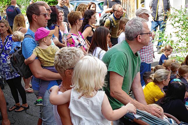 Bild 4: Buntes Programm beim 40. Öhninger Dorffest
