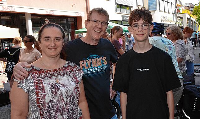 Bild 8: Reges Treiben auf dem Flohmarkt in Markdorf