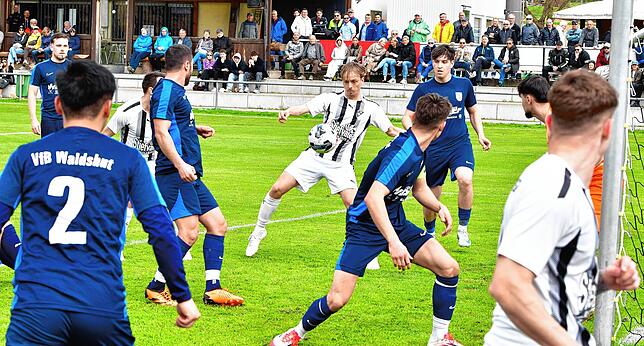 Bild 9: FC Wittlingen setzt sich mit 3:1 gegen VfB Waldshut durch – und wir haben Fotos!