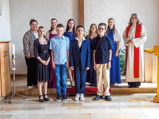 „Durch Wasser und Feuer, Erde und Himmel – fest gegründet in der Liebe Gottes“ war das Thema der Gottesdienste der Konfirmation in ...