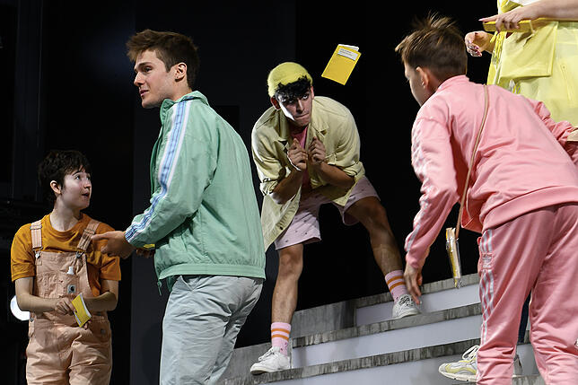 Mit „Frühlings Erwachen“ können sie wenig anfangen. Jetzt erzählen die Jugendlichen am Zürcher Schauspielhaus ihre eigenen ...