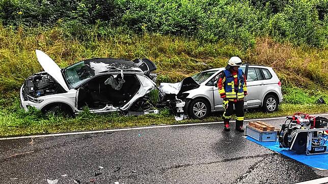 Ein schwerer Auffahrunfall ist am Montag auf der B31-neu geschehen.