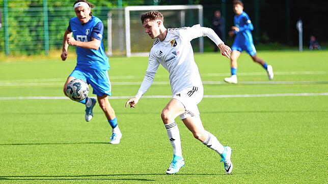 „Joker“ sticht: Der eingewechselte Marco Hanser – er kam im Sommer vom FC Wehr – sorgte mit seinen beiden Treffern beim 3:0-Sieg des ...