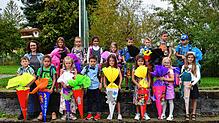 An der Korbinian-Brodmann-Grundschule in Hohenfels gibt es eine neue erste Klasse. Die Kinder freuen sich gemeinsam mit ihrer Lehrerin ...