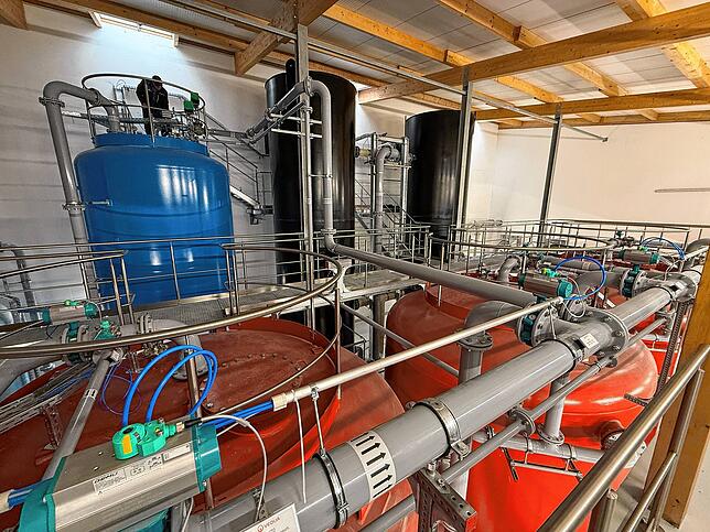 Im neuen Wasserwerk für Bad Dürrheim und Brigachtal wird die Qualität des Trinkwassers sichergestellt.