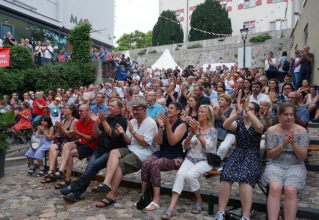 Bild 10: Bilder von den Besuchern beim Tiengener Jazzfest