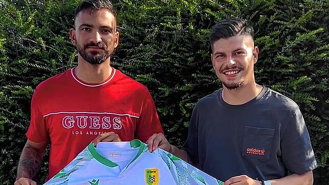 Neu beim SV Herten: Sportchef Justin Petretta (links) begrüßt Alex Contorno, der vom A-Kreisligisten FC Hauingen an die Steinenstraße kommt.
