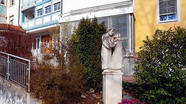 Blick auf den Eingangsbereich des Altenpflegeheims/Betreutes Wohnen St. Josef in Tiengen: Zum Jahresende wird die Einrichtung geschlossen.