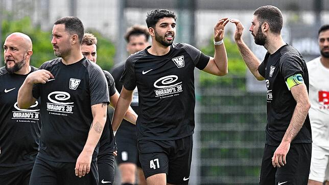 Glückwunsch zum Hattrick: Amin El-Ghazi (Nr. 47) erzielte drei der fünf Tore des TuS Stetten beim ungefährdeten 5:1-Erfolg gegen den FC ...
