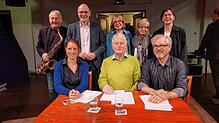 Bei der Matinee dabei: (vorne von links) Dina Roos, Udo Engelhardt und Daniel Leers sowie (hinten stehend, von links) der Saxophonist ...