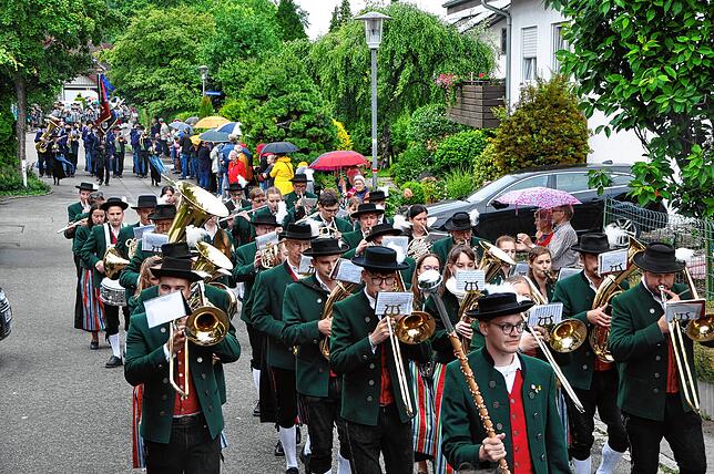 Bild 8: Der Pfingstmusikfest Jubiläumszug zum 100 Jährigen Bestehen in Leimbach – die schönsten Bilder
