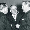 Hildebrand Gurlitt (Mitte, Bild von 1952) zählte zu Hitlers Kunstsammlern. Sein Neffe Dietrich lebte am Bodensee. Bild: dpa
