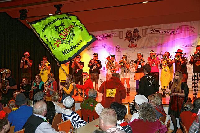 Schon so lange her: Bei der Fasnet 2020 eröffnete die Lumpenkapelle den Zunftabend der Narrenzunft Kluftern.