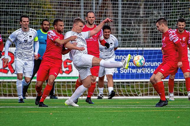 Bild 7: Spvgg. Wutöschingen gewinnt gegen Reserve des FC Tiengen 08 mit 3:0 &ndash; und wir haben Bilder!