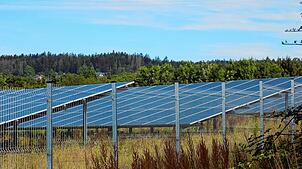 Freiflächen-Photovoltaikanlagen im Solarpark Hänner. Auch in der Nachbargemeinde Rickenbach soll bei Hütten eine ähnliche Anlage entstehen.