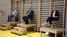 Ein bisschen erinnert die Kulisse in der Exklavenhalle an einen Gerichtssaal. Zehn Minuten Zeit haben die Kandidaten für ihre Plädoyers. ...