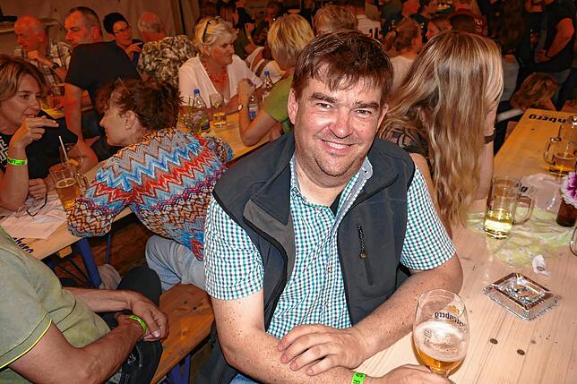 Bild 16: Die Frog-Party der Froschenkapelle Radolfzell mobilisiert die Massen auf dem Fürstenberg