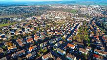 Die Grundsteuer für Grundstücksbesitzer in Donaueschingen, hier ein Blick vom Schellenberg über die Siedlung, wird sich aufgrund der ...
