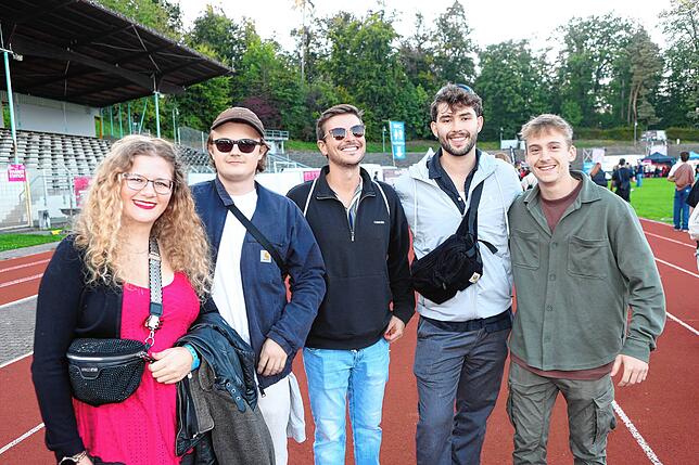 Bild 14: Konstanz: Wummernde Bässe, lässige Outfits und eine gute Zeit: Festival startet im Bodensee-Stadion