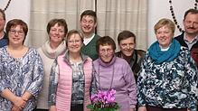 Die neue Vorstandschaft (von links) Roland Saub (Kassierer), Cassandra Campbell (2. Beisitzende), Claudia Kuhn (1. Beisitzende), ...