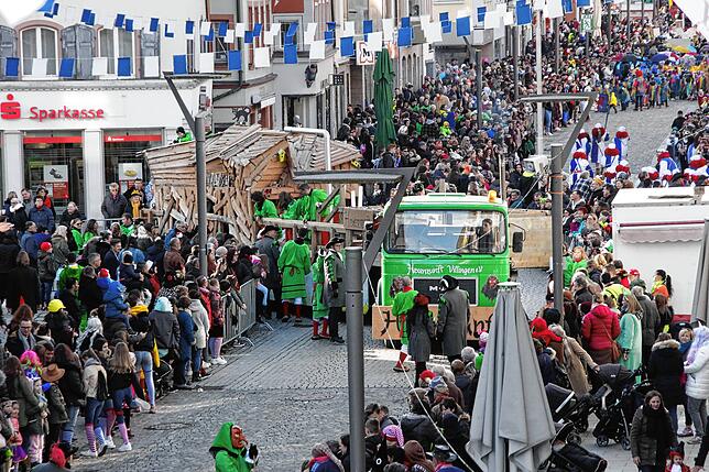 Bild 19: Bilder vom großen Kinderumzug in VS-Villingen am Schmotzigen &ndash; Teil 2